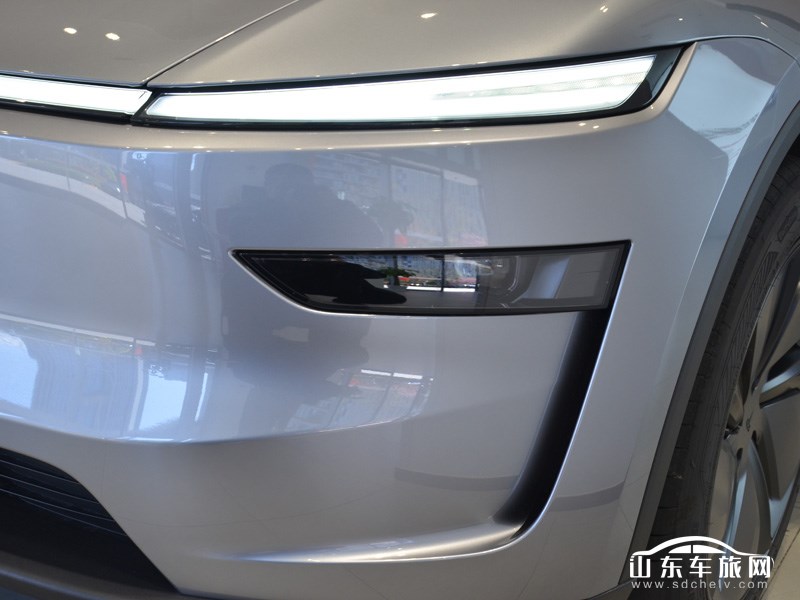 2025款 特斯拉Model Y换新版 其它
